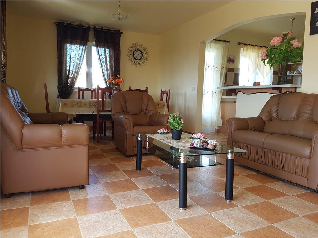 Villa Bungaroo Pereybere Beach Esterno foto